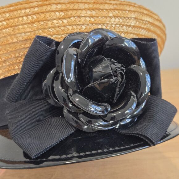 Eric Javits vintage straw + patent leather captains hat Squishee Black Rose Bow - Picture 2 of 8